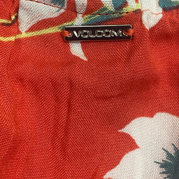 Volcom Orange Floral “Retro Resort” Halter Cropped Top Size Large NWT. - Picture 8 of 8